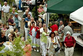 Polonaise beim Weinfest in Oberwesel am Rhein,  2004 Foto: www.barny-th.de